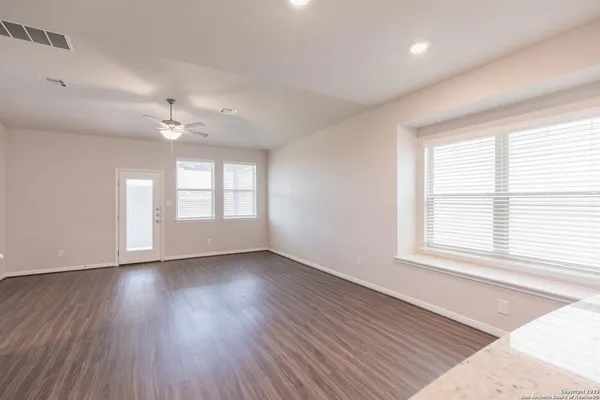 $2,600 | 13221 Badlands Way, St. Hedwig, TX 78152