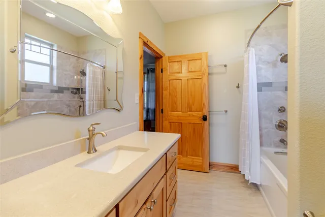 $1,677,000 | 397 Glass Lane, Bastrop, TX 78602