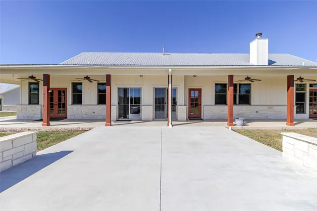 $1,677,000 | 397 Glass Lane, Bastrop, TX 78602