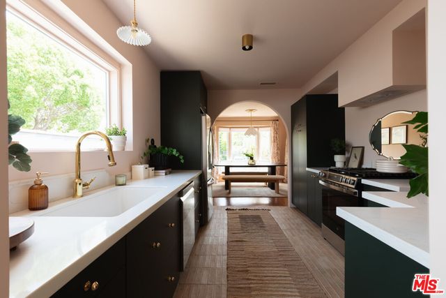 $1,302,000 | 5661 Pickford Street, Los Angeles, CA 90019