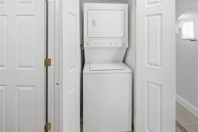 $375,000 | 200 Roger Williams Avenue, Unit 201, East Providence, RI 02916