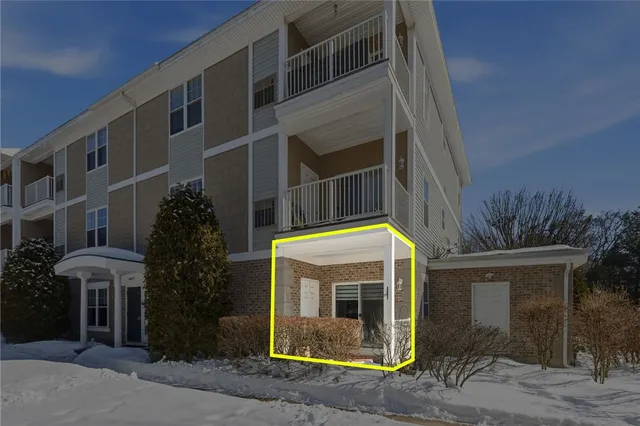 $375,000 | 200 Roger Williams Avenue, Unit 201, East Providence, RI 02916