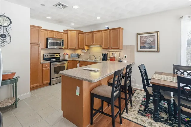 $375,000 | 200 Roger Williams Avenue, Unit 201, East Providence, RI 02916