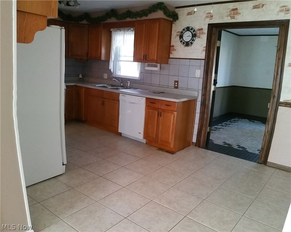 30229 Forestgrove Road Willowick, OH 44095 - Photo 5 of 16