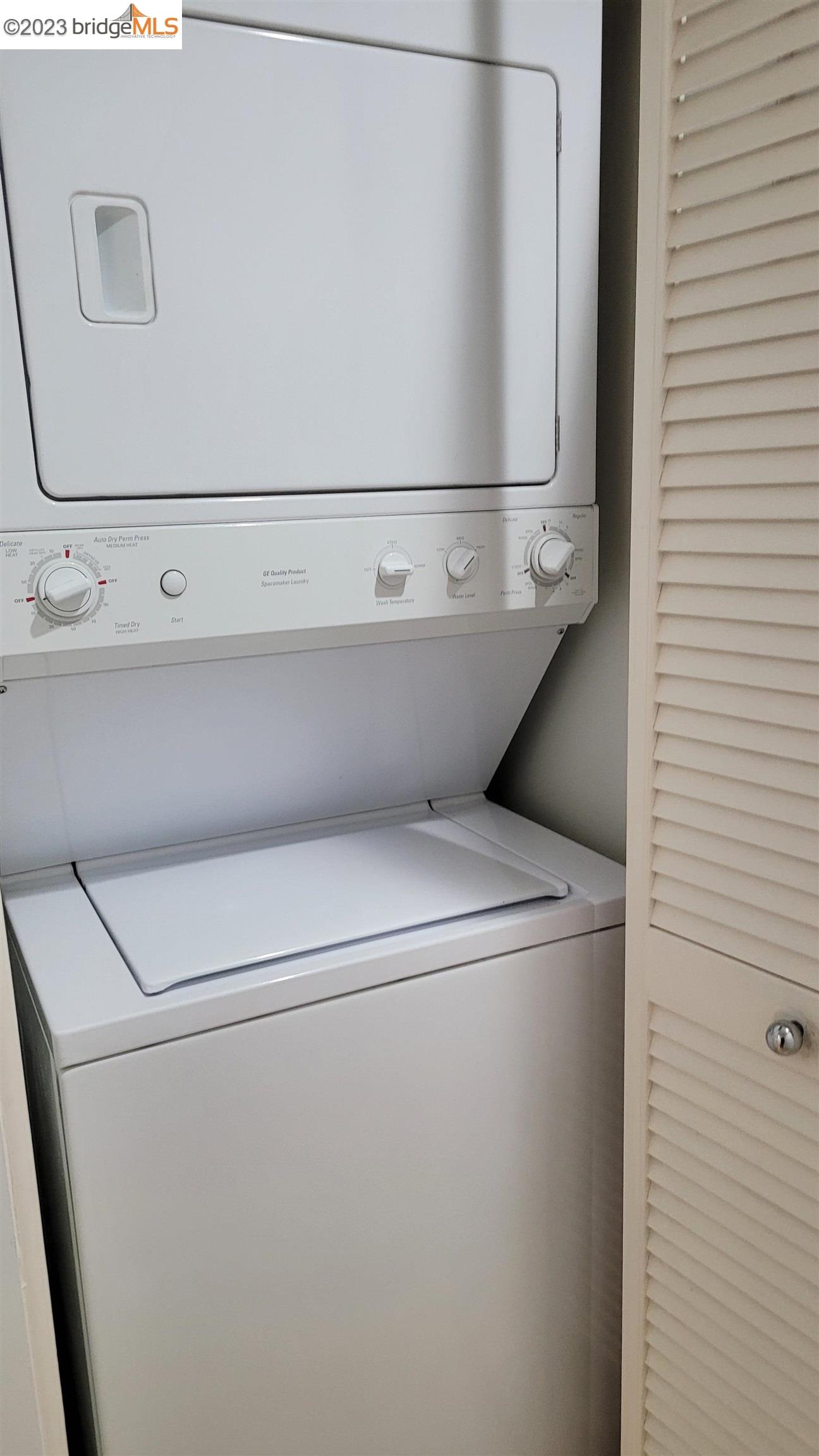 311 Oak Street, Unit PH27 Oakland, CA 94607 - Photo 13 of 21 a close up view of washer and dryer