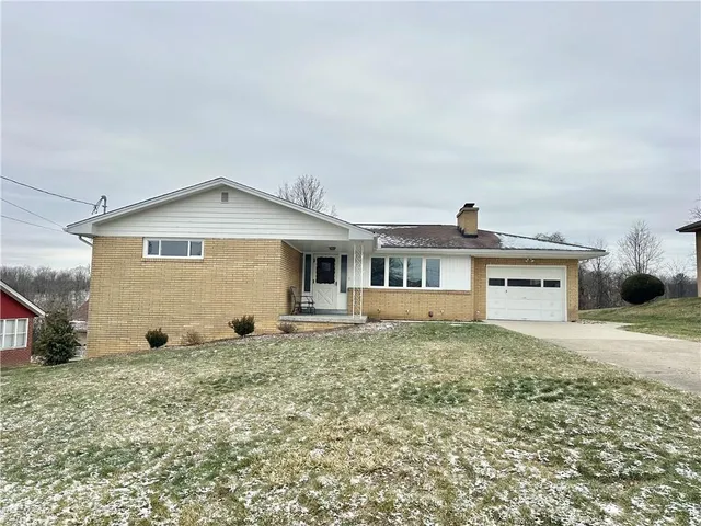 $229,000 | 2500 Lynnrose Drive, Irwin, PA 15642