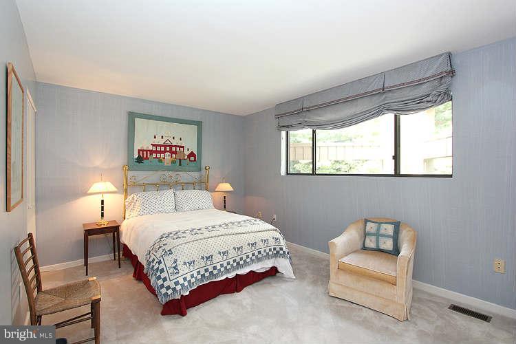 11578 Lake Newport Road Reston, VA 20194 - Photo 23 of 30 Bedroom