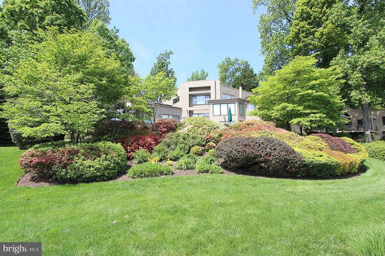 11578 Lake Newport Road Reston, VA 20194 - Photo 8 of 30 Exterior (Rear)
