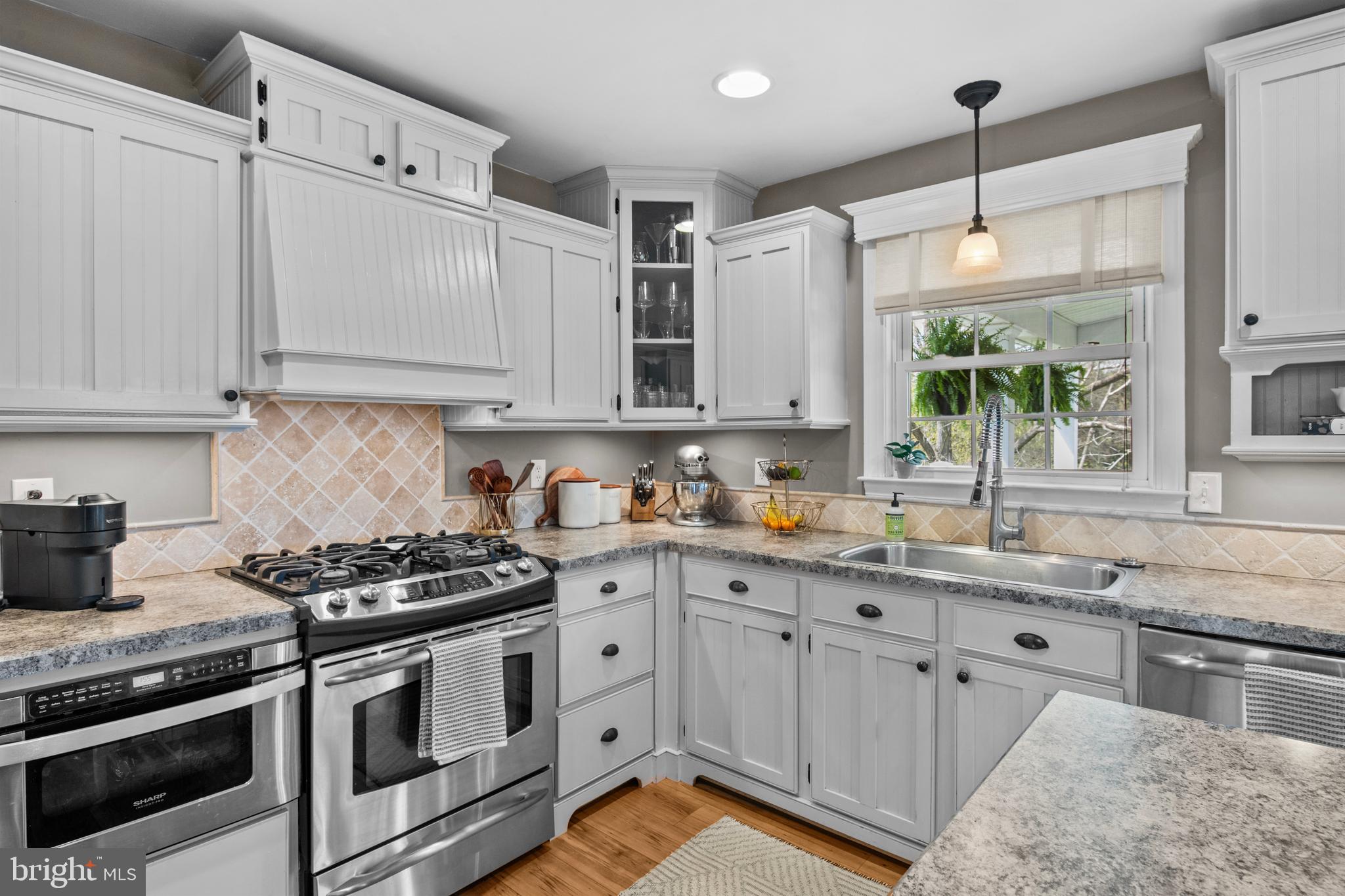 2532 Knob Hill Road York, PA 17403 - Photo 16 of 41 Kitchen