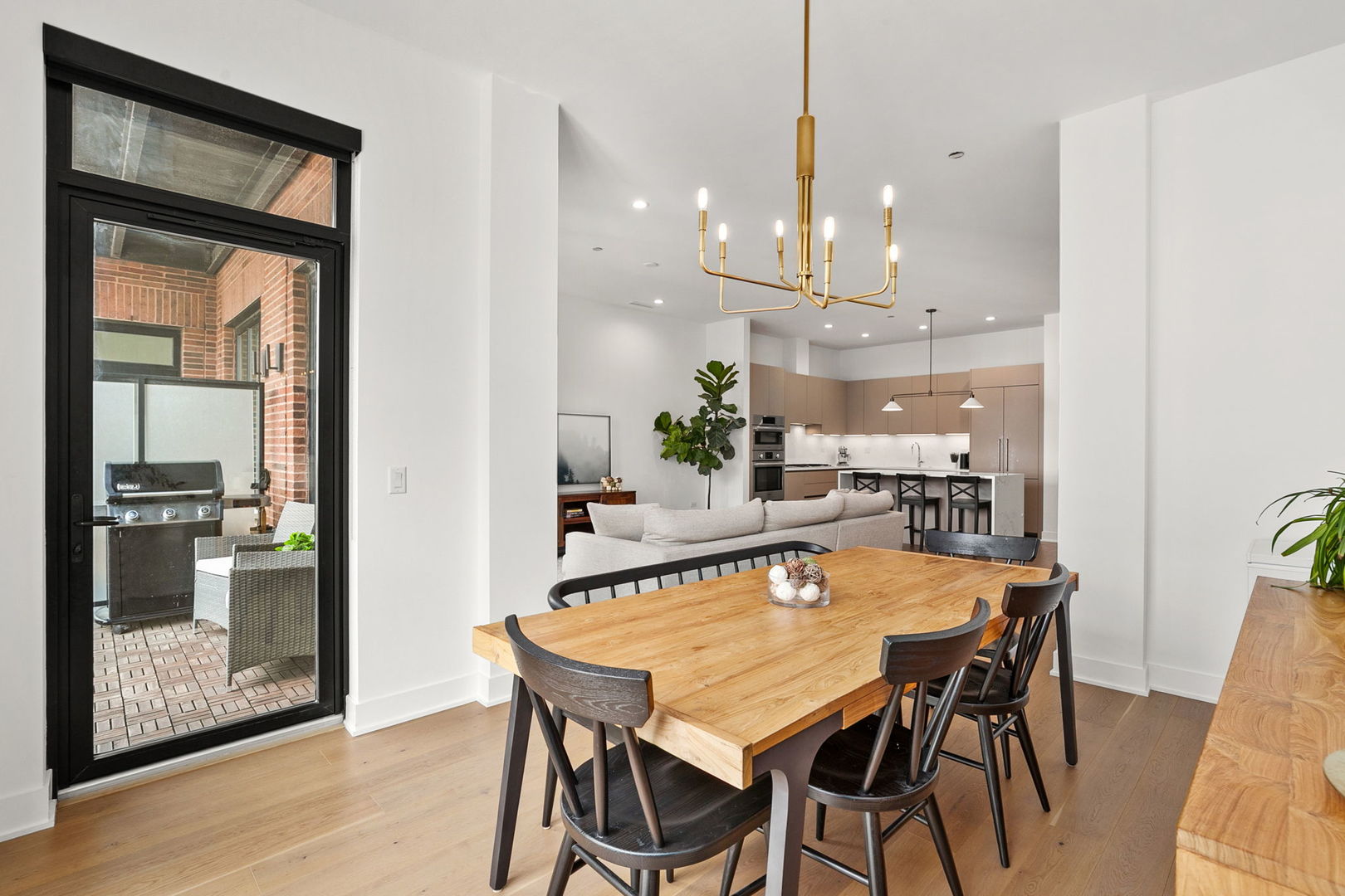 323 South Racine Avenue, Unit 6C Chicago, IL 60607 - Photo 13 of 41 Gallery Image 13