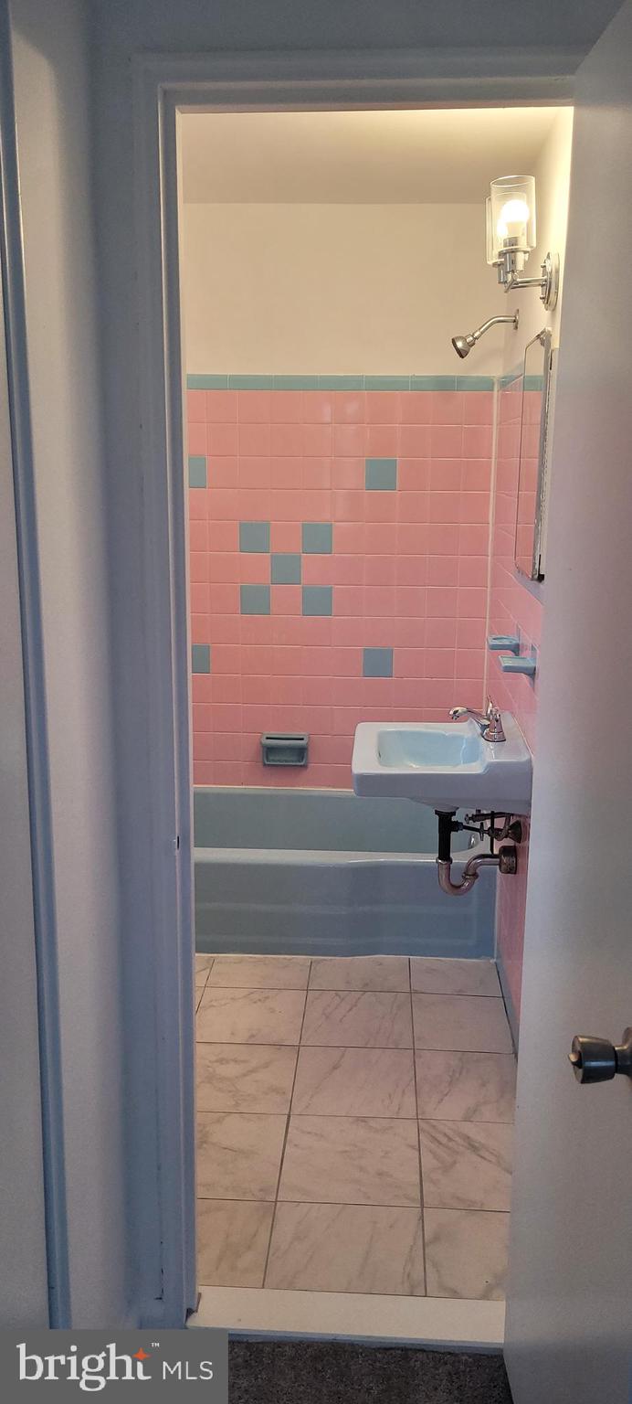7712-14 Watson Street, Unit 3 Philadelphia, PA 19111 - Photo 7 of 11