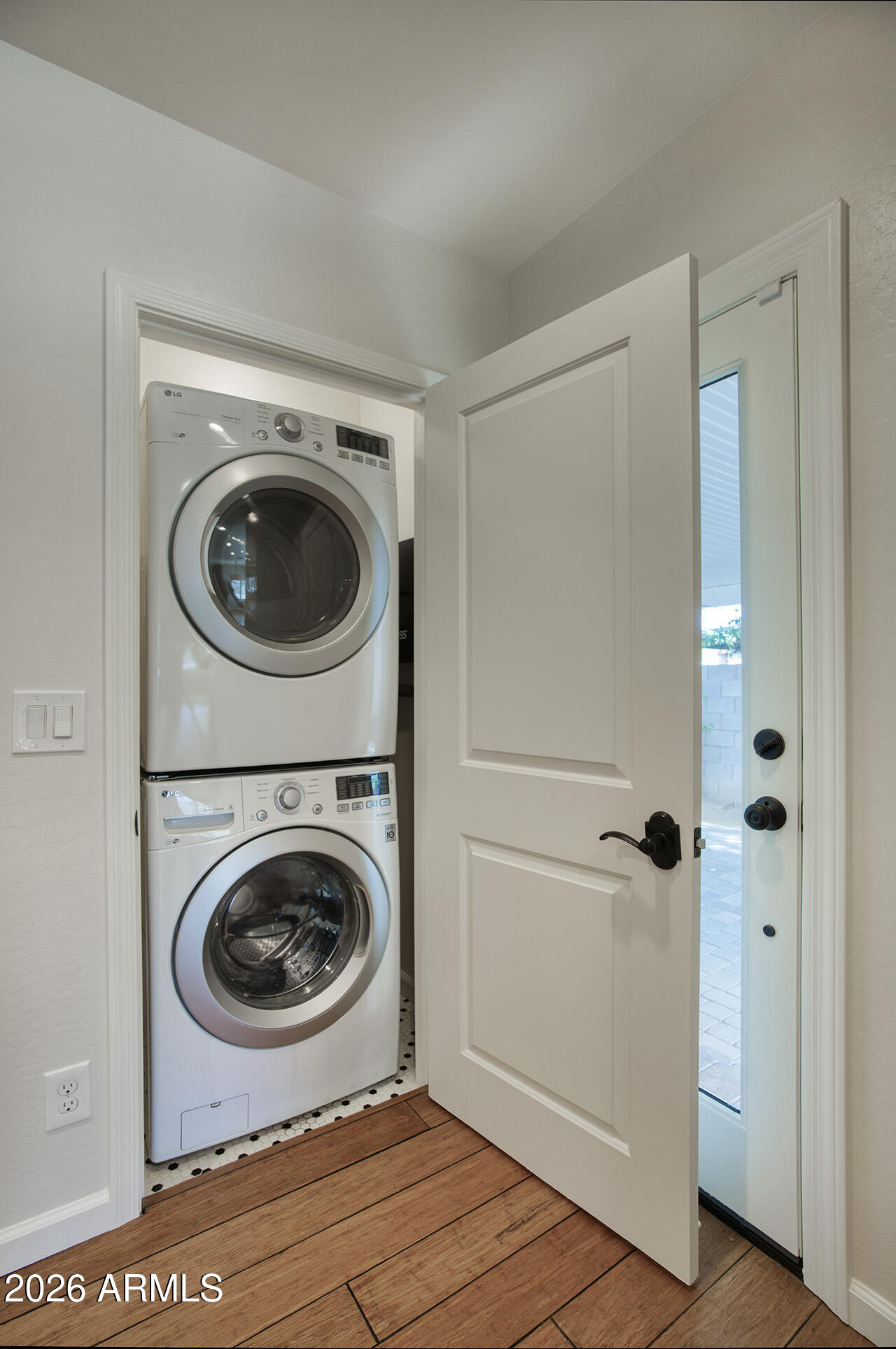 1550 East Cheery Lynn Road Phoenix, AZ 85014 - Photo 13 of 27 1550 E CHEERY LYNN Road