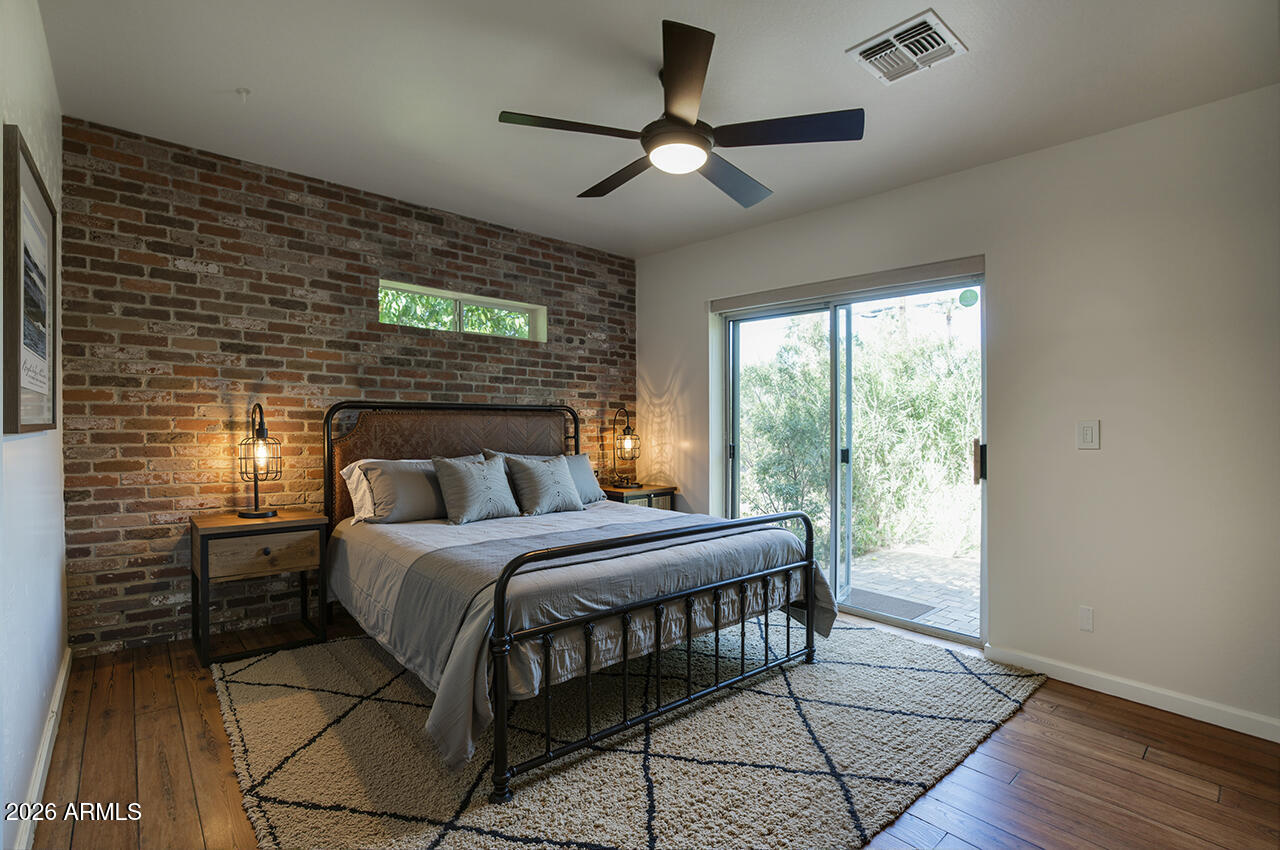 1550 East Cheery Lynn Road Phoenix, AZ 85014 - Photo 14 of 27 1550 E CHEERY LYNN Road