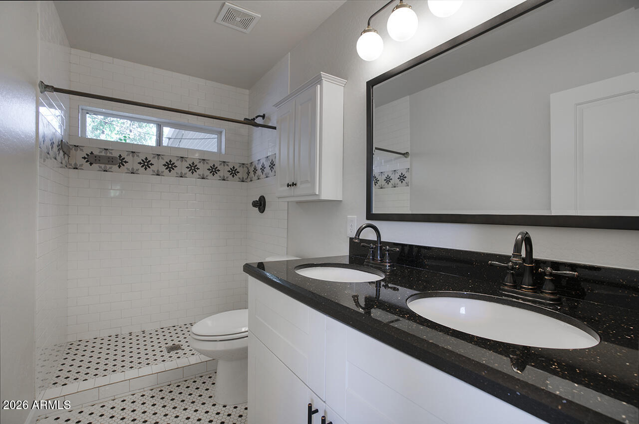 1550 East Cheery Lynn Road Phoenix, AZ 85014 - Photo 16 of 27 1550 E CHEERY LYNN Road