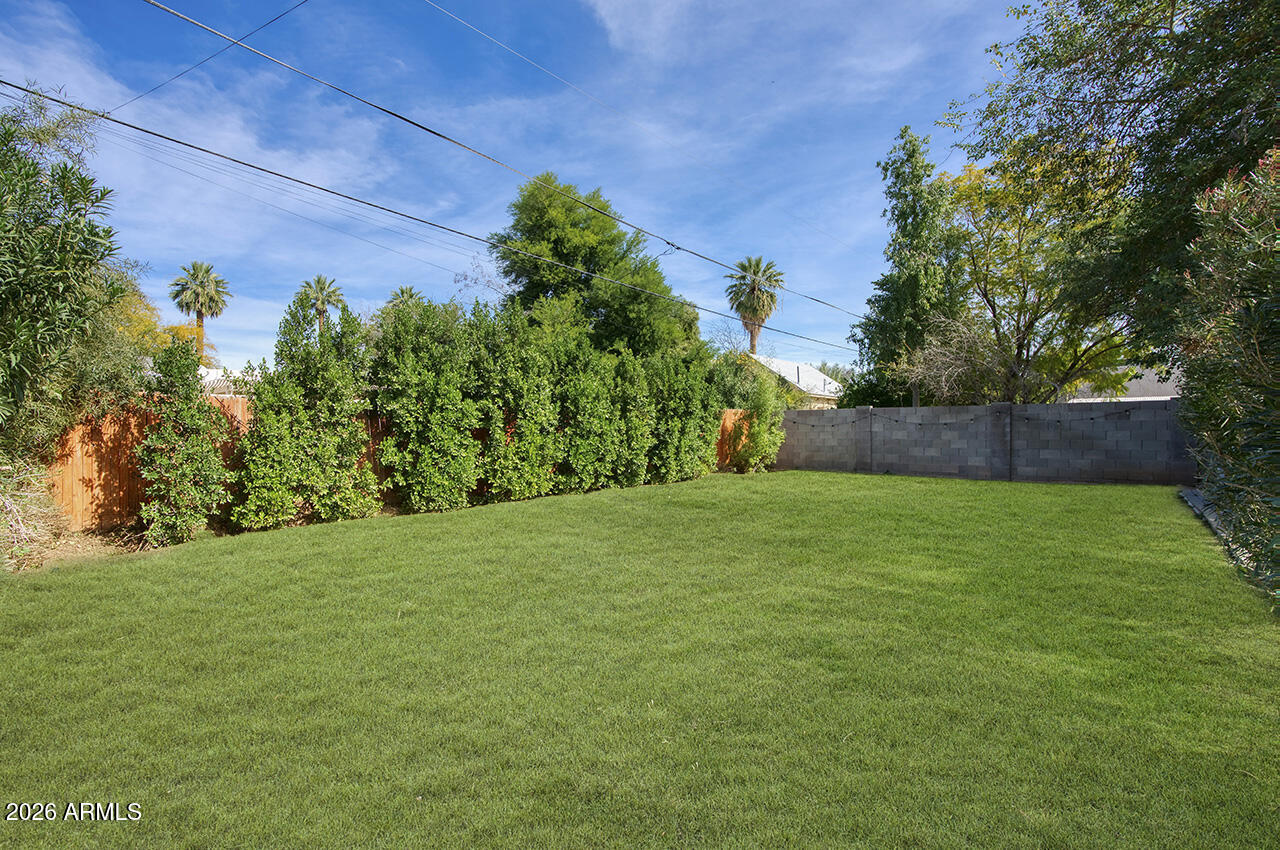 1550 East Cheery Lynn Road Phoenix, AZ 85014 - Photo 23 of 27 1550 E CHEERY LYNN Road