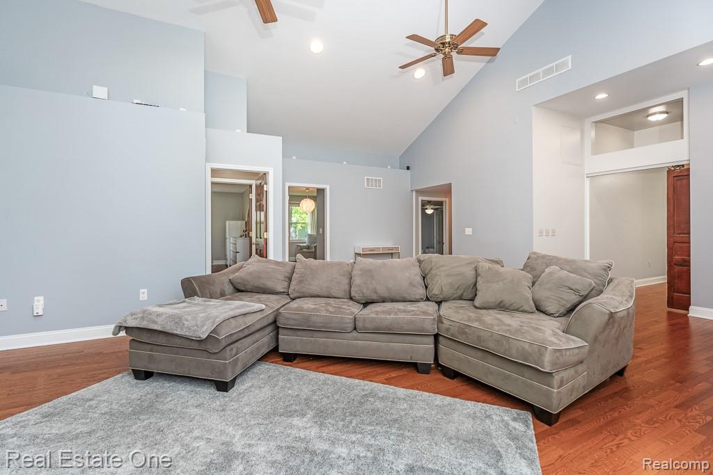 2460 Emmons Avenue Rochester Hills, MI 48307 - Photo 18 of 45