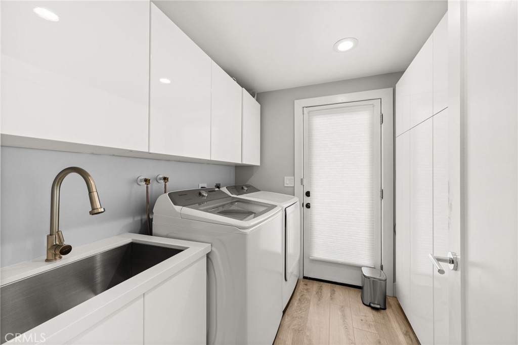 8601 Links Road Buena Park, CA 90621 - Photo 33 of 75 Laundry Room with Farmhouse Sink and Linen Closet