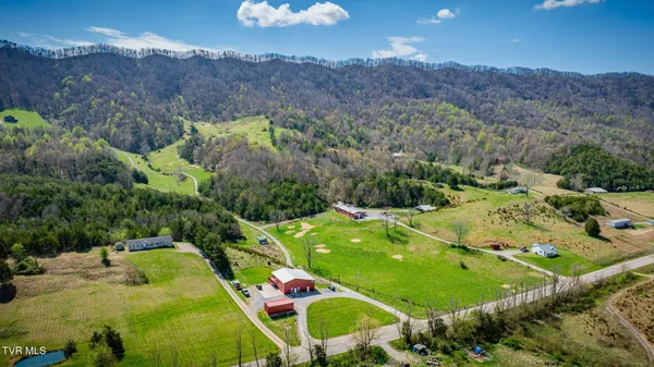 $449,000 | 131 Thorn Hill, Thorn Hill, TN 37881