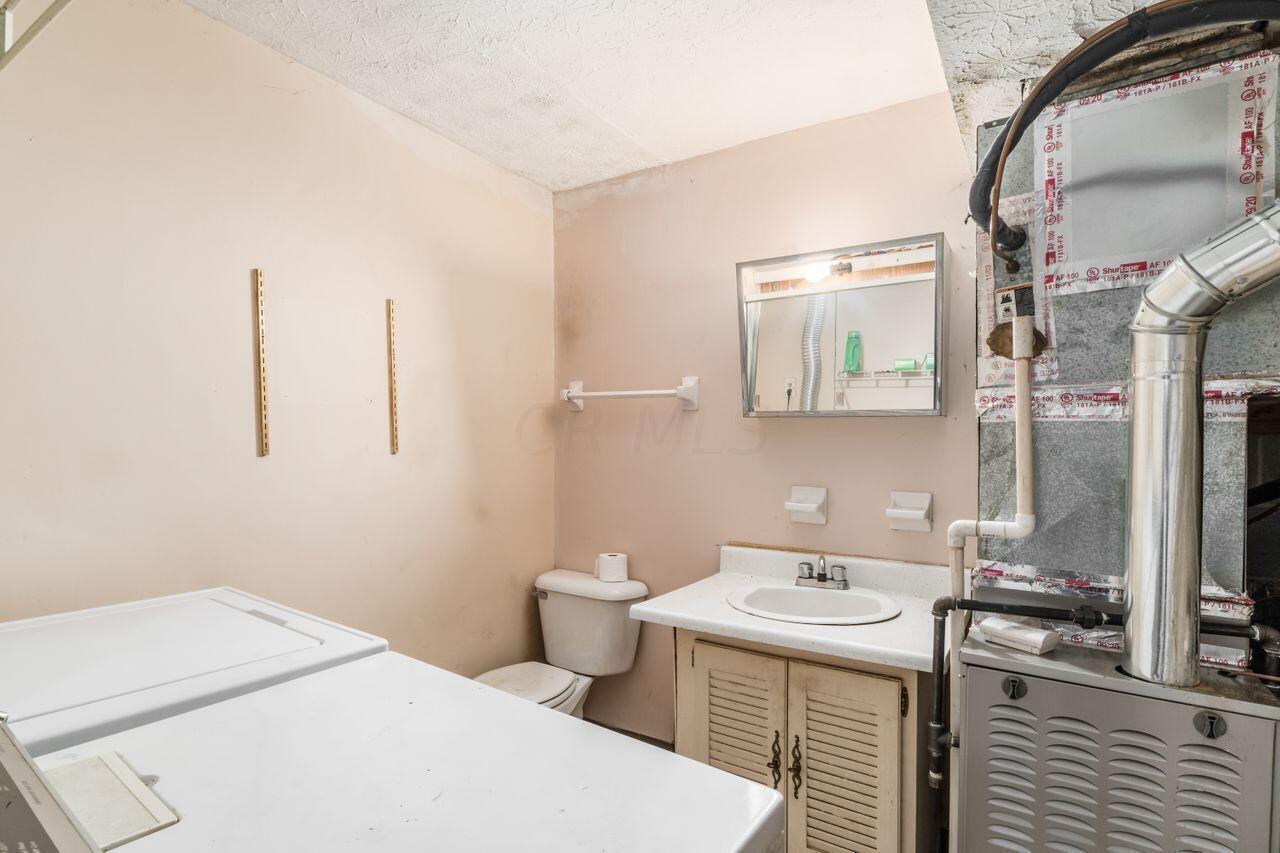 6507 Bartlett Road Reynoldsburg, OH 43068 - Photo 22 of 24 S_-_6507_Bartlett_Ct_-_067