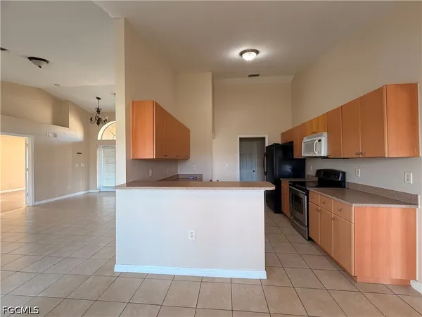 $1,675 | 3808 25th Street Southwest, Lehigh Acres, FL 33976