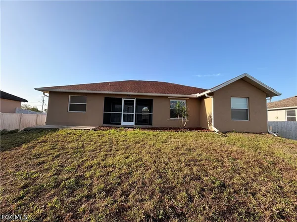$1,675 | 3808 25th Street Southwest, Lehigh Acres, FL 33976