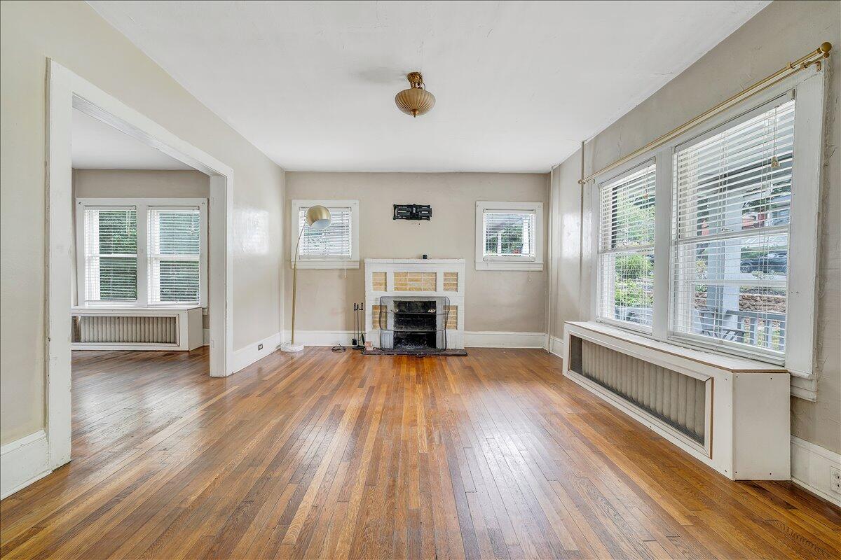 1002 Howbert Avenue Southwest Roanoke, VA 24015 - Photo 6 of 29 08-MIB01488