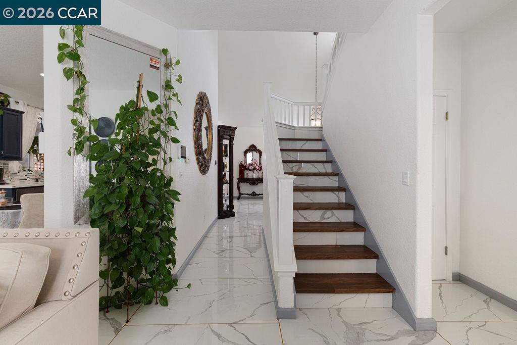 645 Anderson Way Rio Vista, CA 94571 - Photo 5 of 47 a view of entryway with stairs