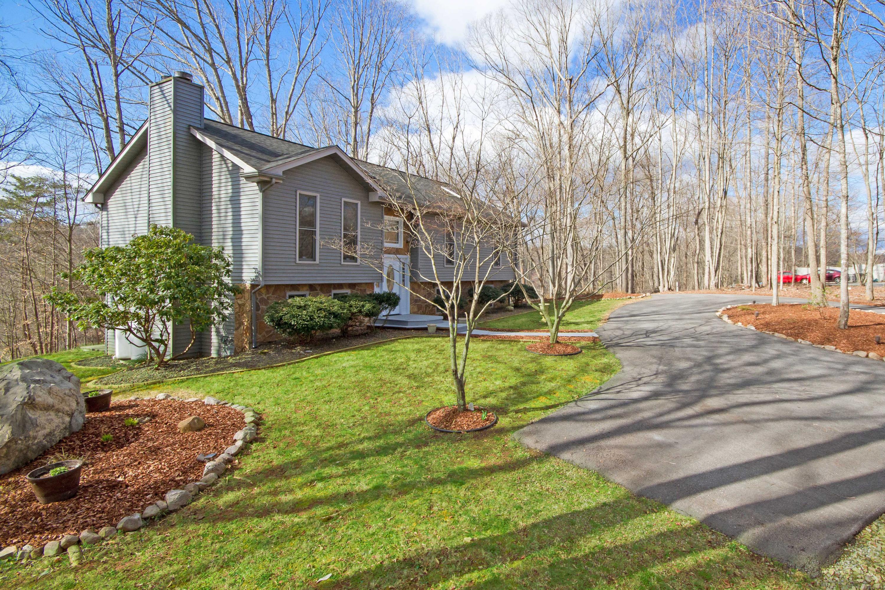 3355 Turner Branch Road Vinton, VA 24179 - Photo 29 of 58 a house view with backyard space
