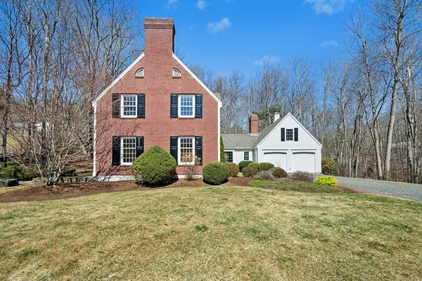 $739,900 | 4 Black Hill Road, Paxton, MA 01612
