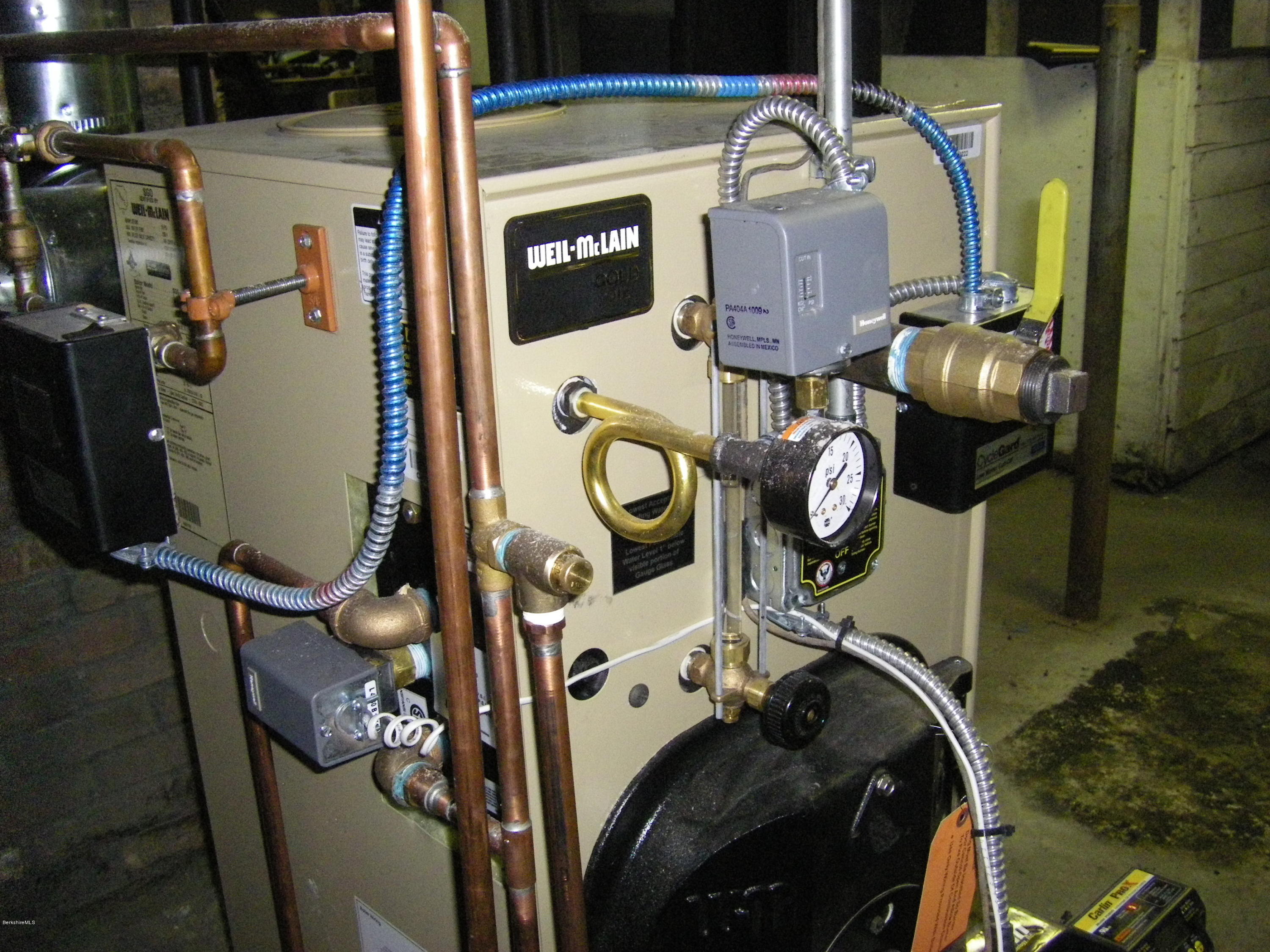 401 Cross Road Clarksburg, MA 01247 - Photo 26 of 26 a utility room with dryer and washer