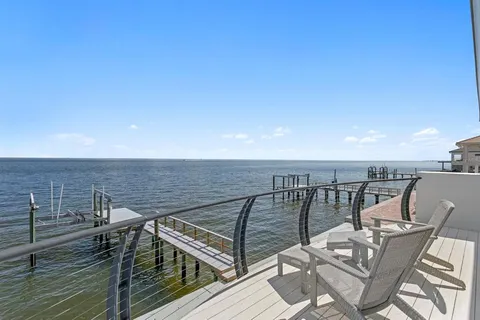 $3,950,000 | 1936 Carolina Avenue Northeast, St. Petersburg, FL 33703