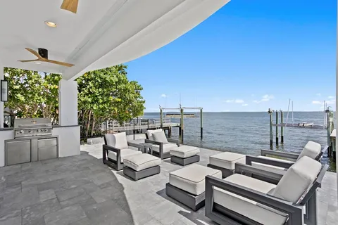 $3,950,000 | 1936 Carolina Avenue Northeast, St. Petersburg, FL 33703