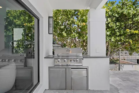 $3,950,000 | 1936 Carolina Avenue Northeast, St. Petersburg, FL 33703