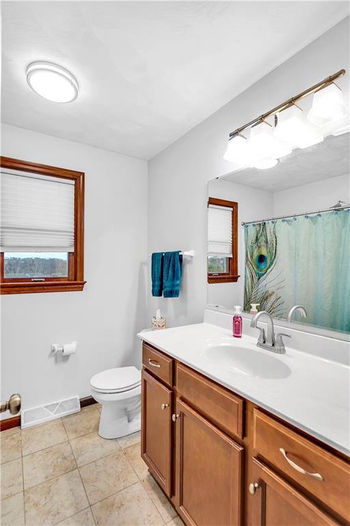 146 Rustic Ridge Drive Pittsburgh, PA 15239 - Photo 15 of 34 You'll love the convenience of your full master bath!