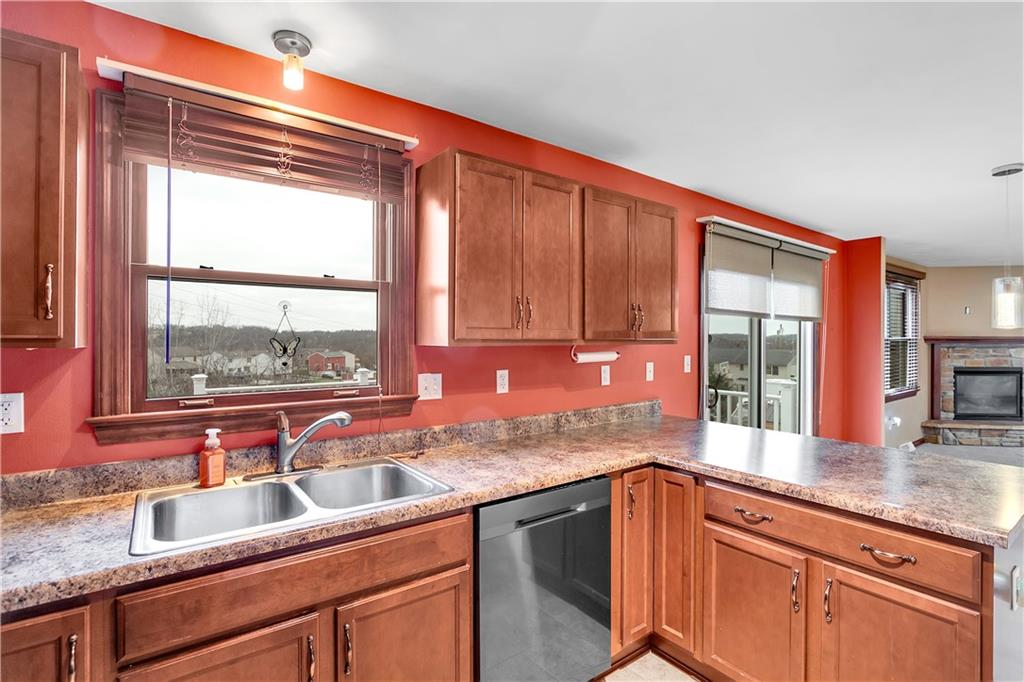 146 Rustic Ridge Drive Pittsburgh, PA 15239 - Photo 9 of 34 VIDEO