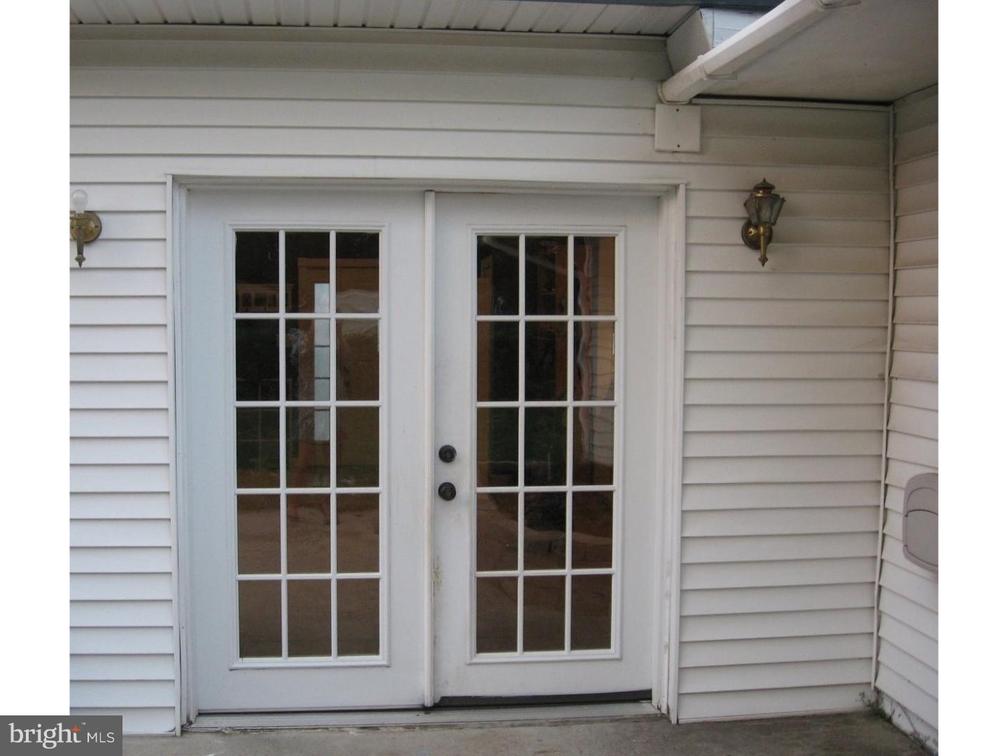 40 Valley Road Levittown, PA 19057 - Photo 17 of 22 Exterior Back