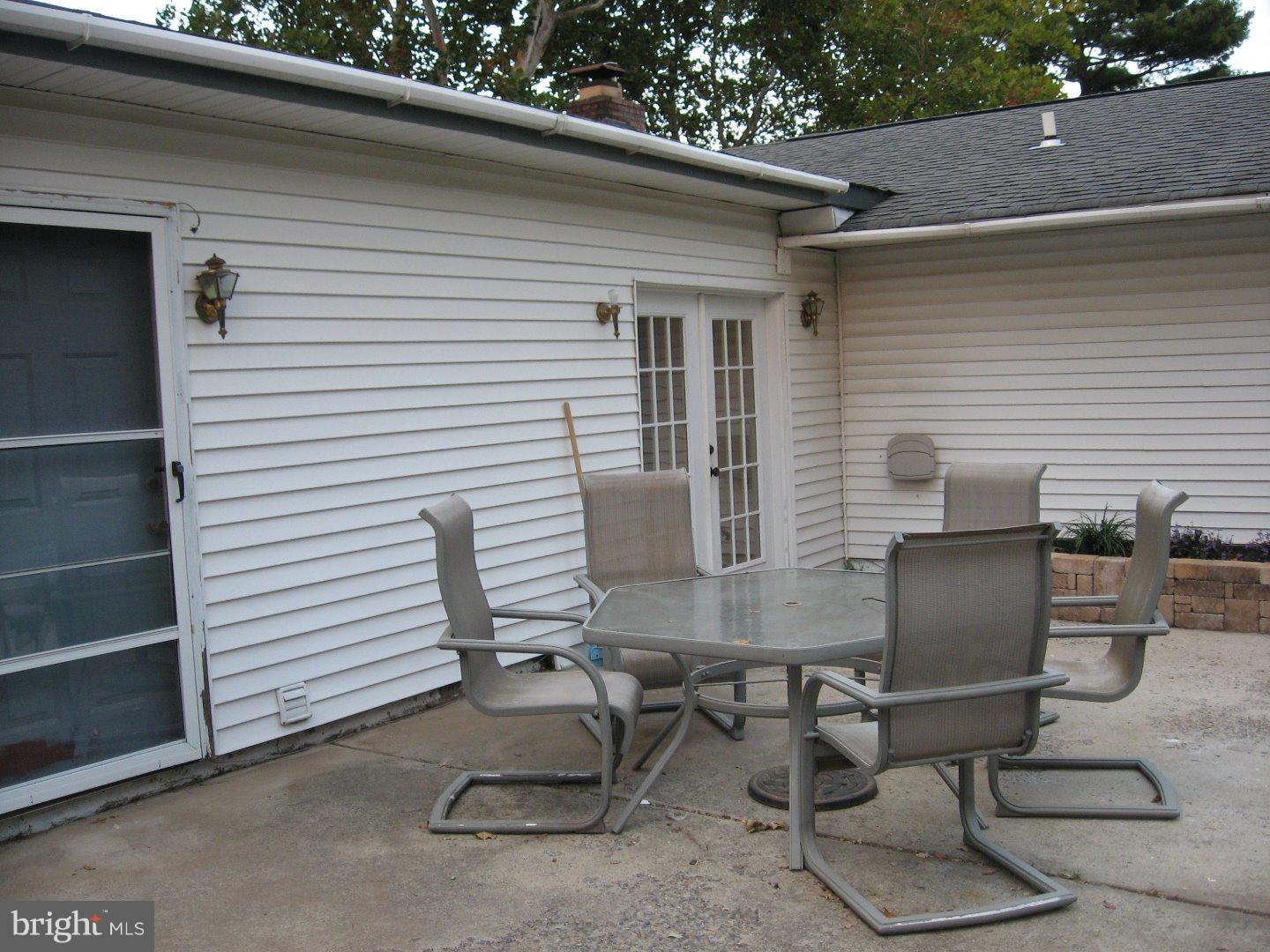 40 Valley Road Levittown, PA 19057 - Photo 18 of 22 Patio