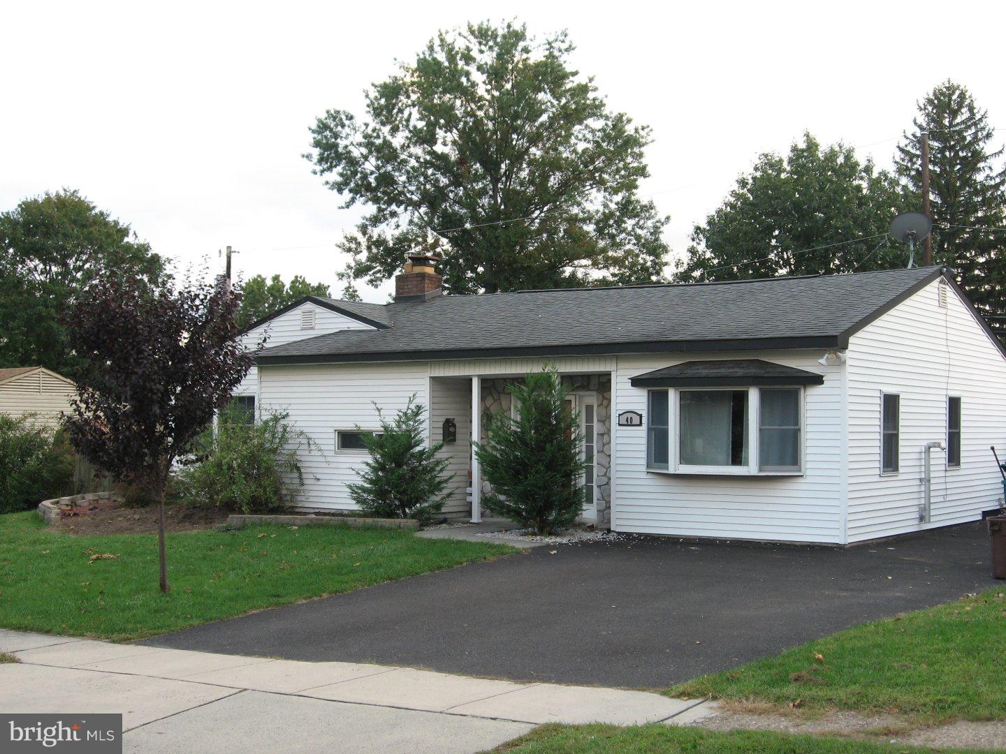 40 Valley Road Levittown, PA 19057 - Photo 3 of 22 Exterior Front