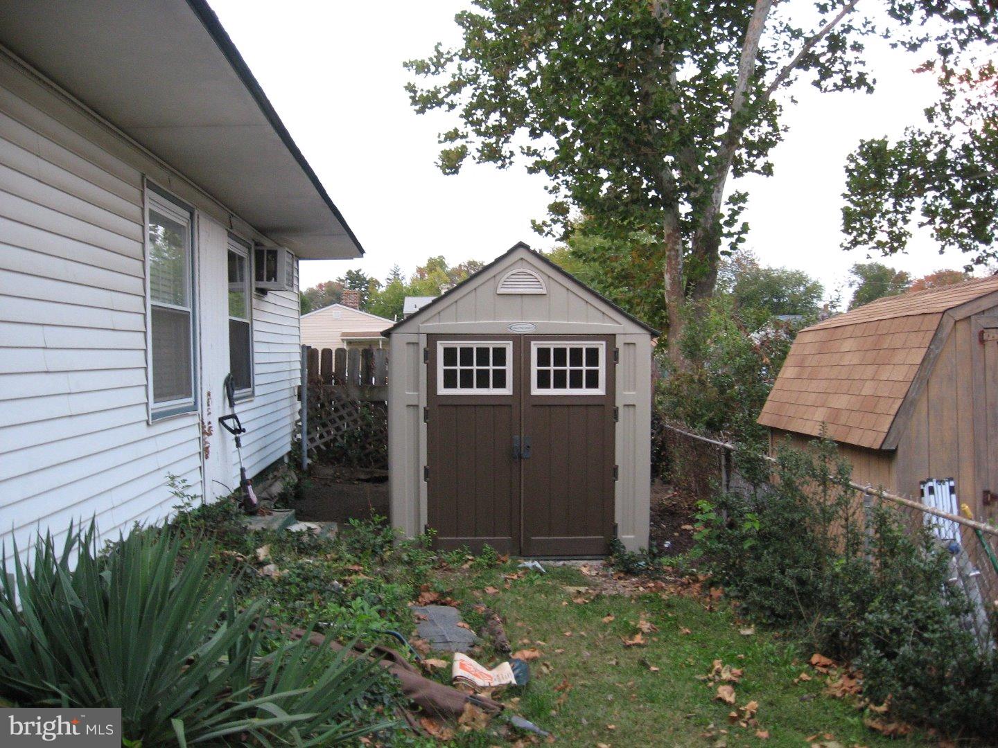 40 Valley Road Levittown, PA 19057 - Photo 21 of 22 Storage Shed