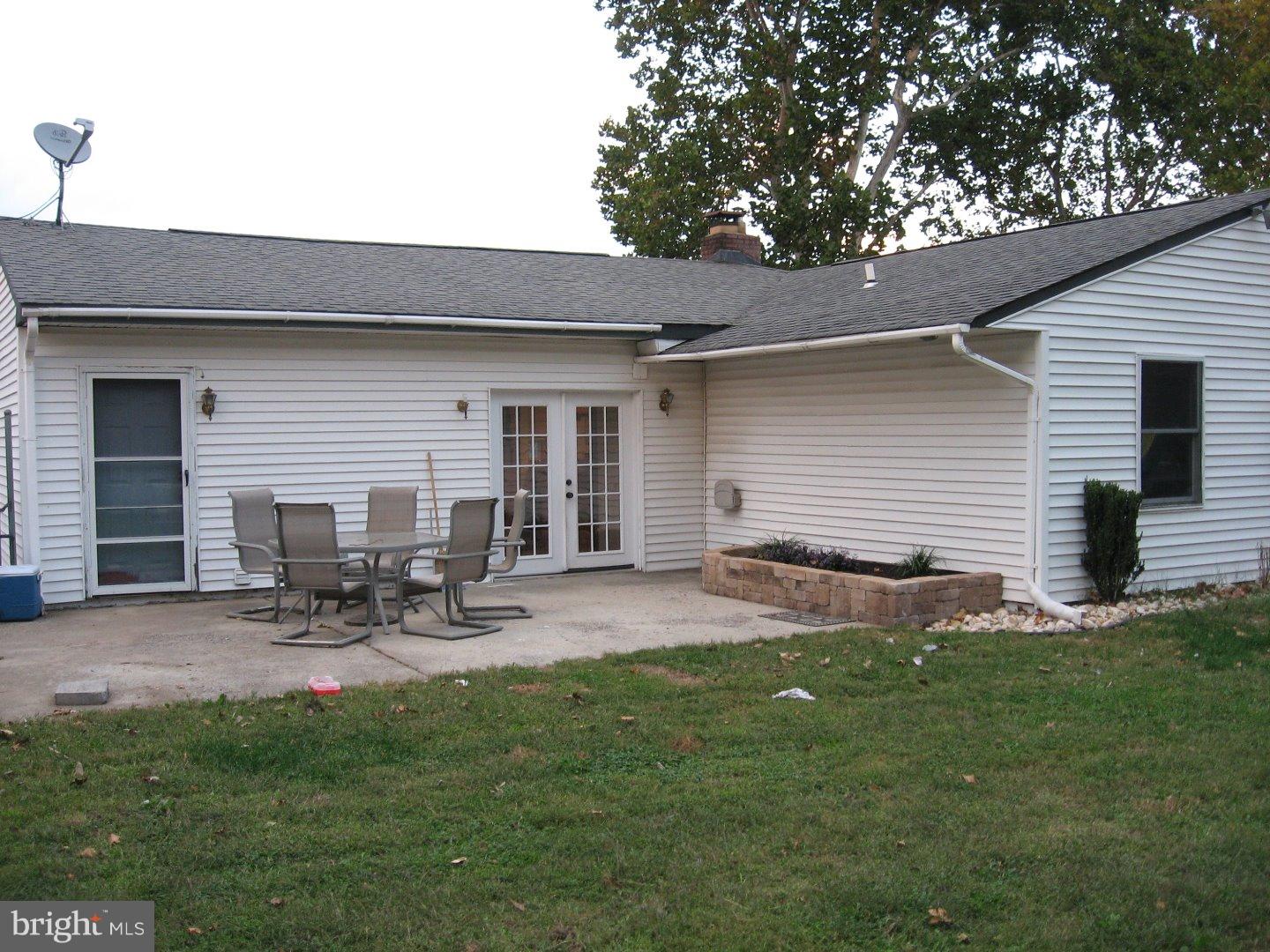 40 Valley Road Levittown, PA 19057 - Photo 22 of 22 Exterior Back