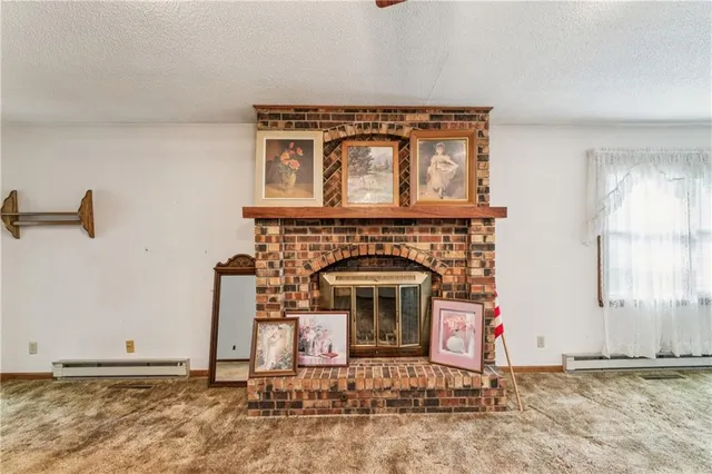 $325,000 | 915 South Locust Street, Sweet Springs, MO 65351