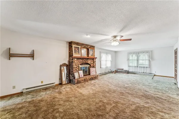 $319,500 | 915 South Locust Street, Sweet Springs, MO 65351