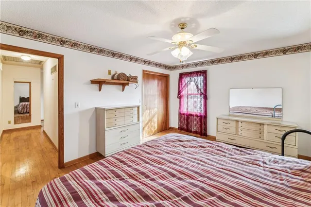 $325,000 | 915 South Locust Street, Sweet Springs, MO 65351