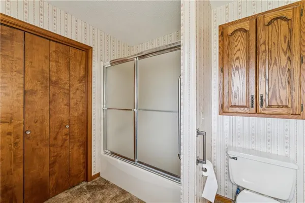 $319,500 | 915 South Locust Street, Sweet Springs, MO 65351