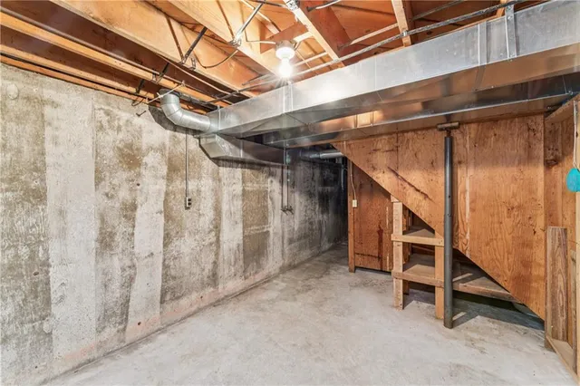 $325,000 | 915 South Locust Street, Sweet Springs, MO 65351