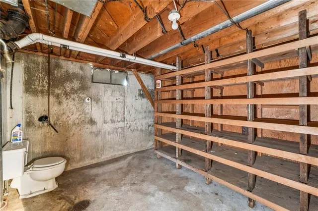 $325,000 | 915 South Locust Street, Sweet Springs, MO 65351