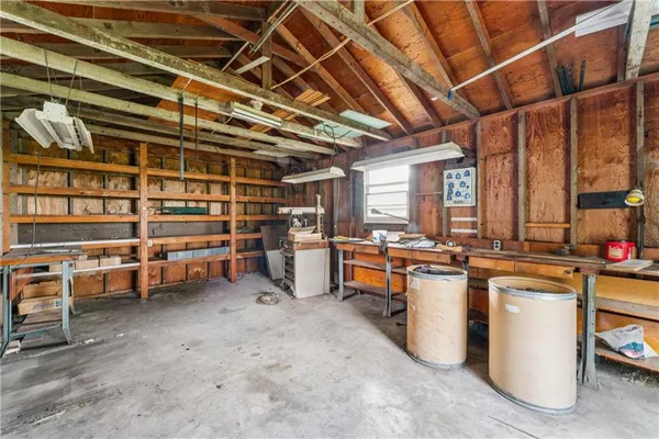 $319,500 | 915 South Locust Street, Sweet Springs, MO 65351