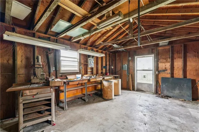 $325,000 | 915 South Locust Street, Sweet Springs, MO 65351