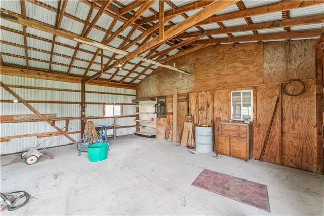 $325,000 | 915 South Locust Street, Sweet Springs, MO 65351