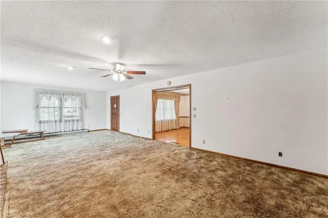 $325,000 | 915 South Locust Street, Sweet Springs, MO 65351